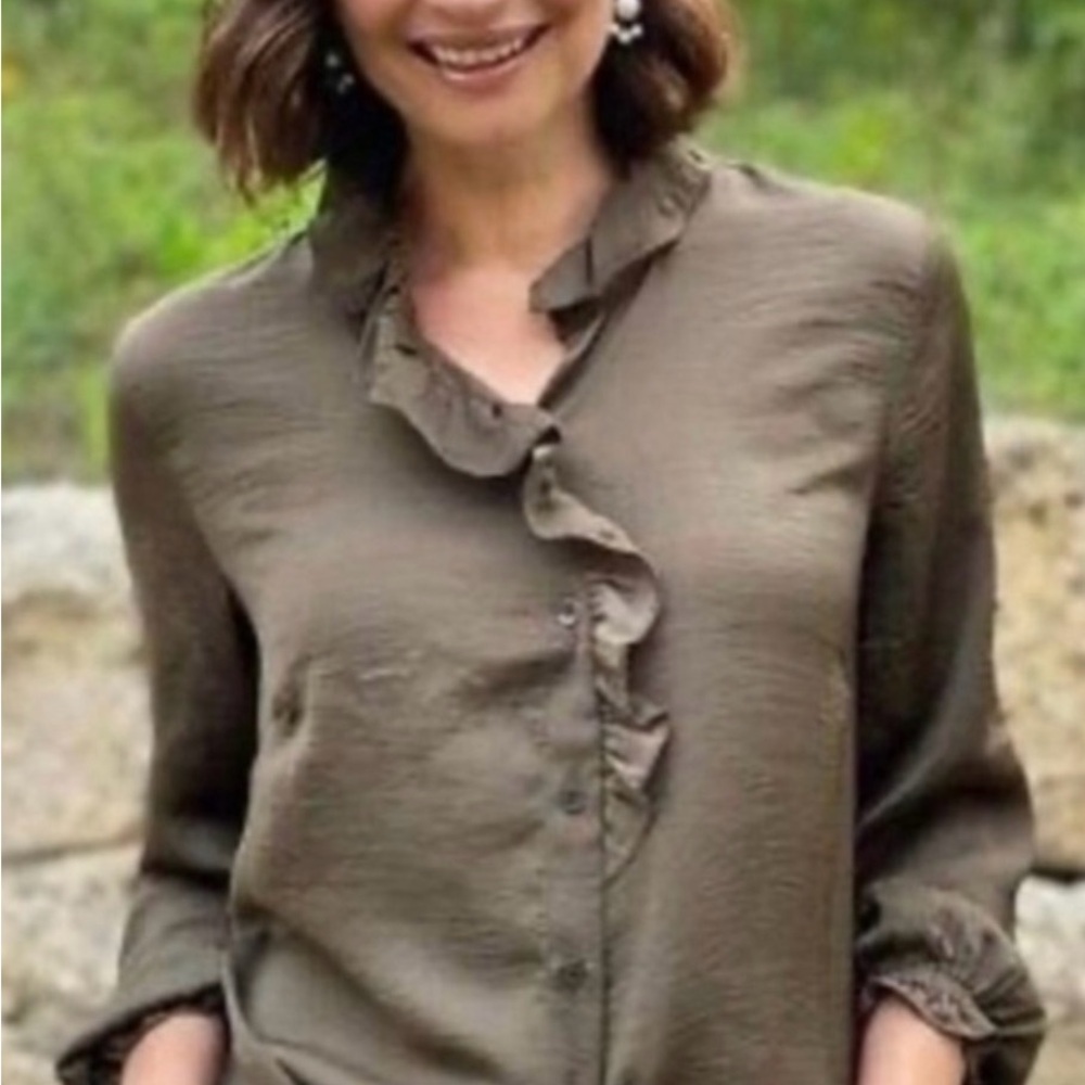 CAbi | Olive Icon Ruffled Blouse | Sz M